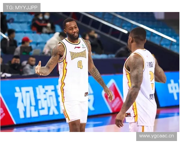 阿泰斯特利用防守强势压制对手关键得分，拉开球队防守差距