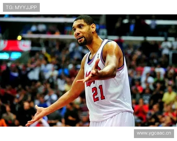 邓肯低位单打效率提升 对比内线竞争者展现稳健输出